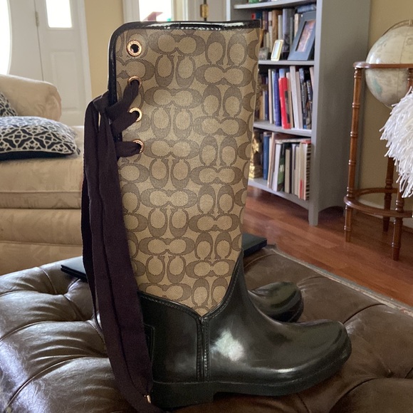 Coach size 37 rain boots - Picture 3 of 3